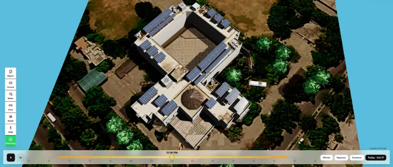 Solar Draft 3D solar design: top-down view of rooftop panel rows around a courtyard, with trees and roads around the site