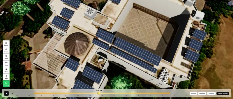SolarDraft 3D solar design: top-down view of rooftop panels placed around a courtyard and a dome